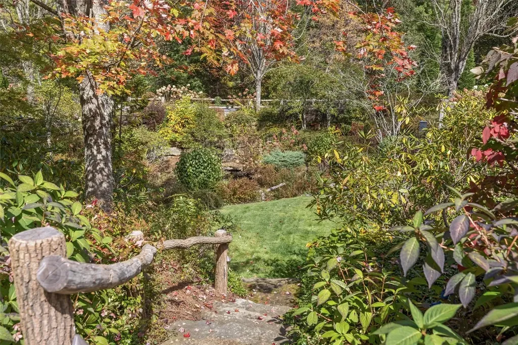 22 Old Edwards Circle Highlands NC 28741