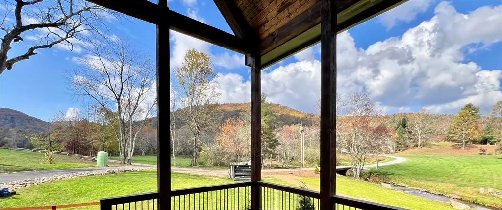 159 Comanche Road Cullowhee NC 28723