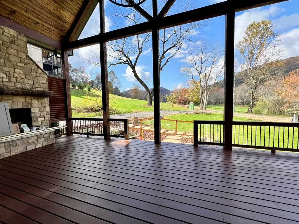 159 Comanche Road Cullowhee NC 28723