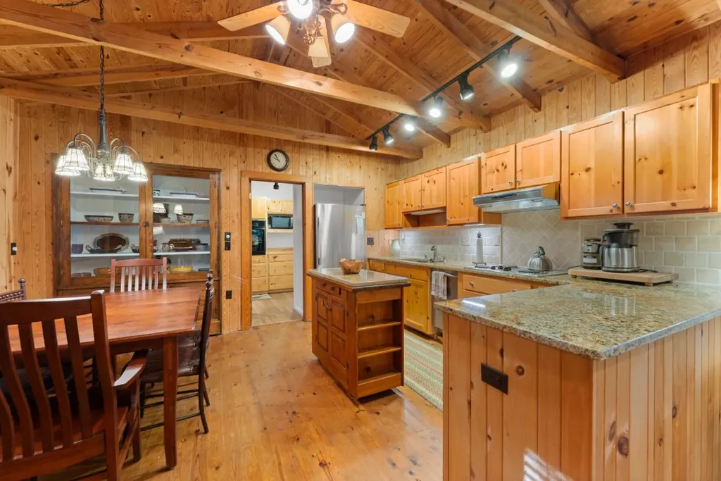 477 Lance Road Cashiers NC 28717