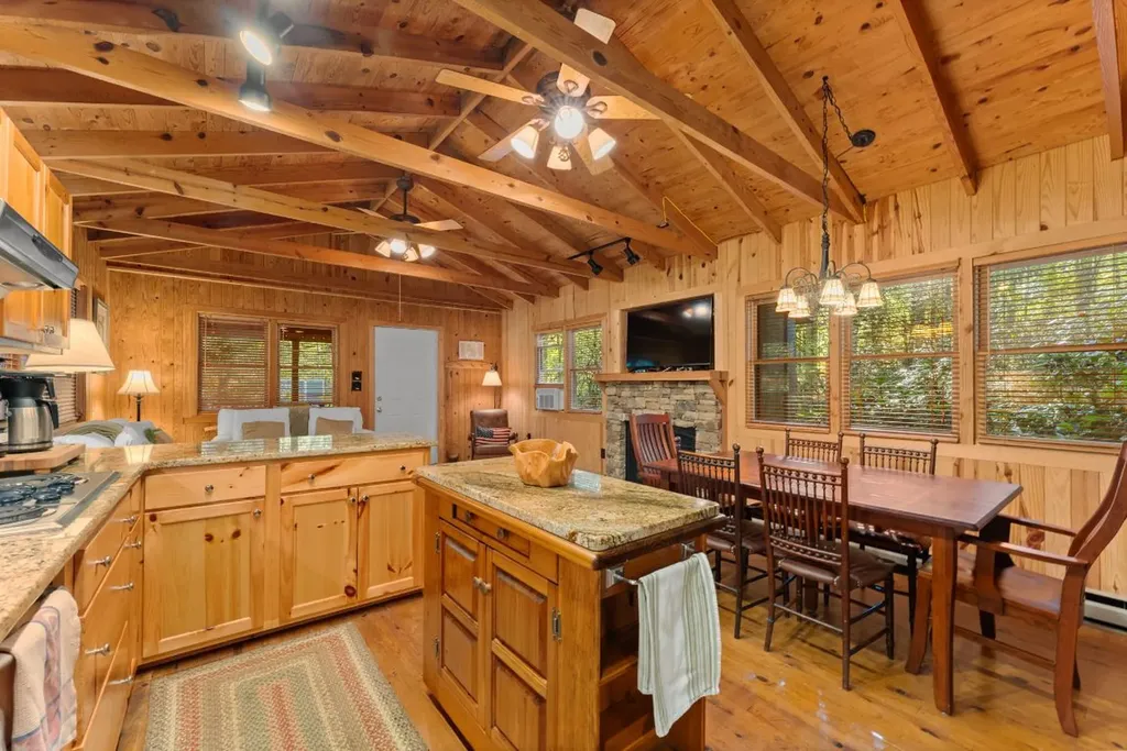 477 Lance Road Cashiers NC 28717