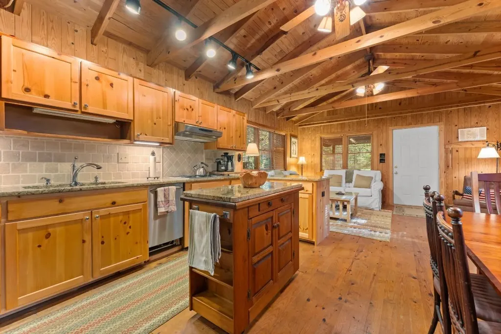 477 Lance Road Cashiers NC 28717