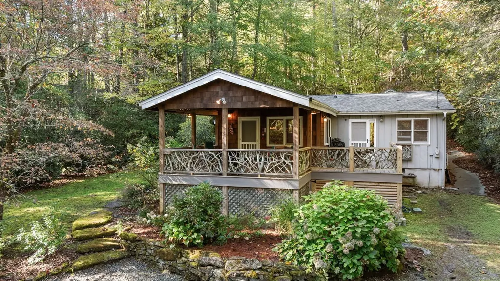 477 Lance Road Cashiers NC 28717