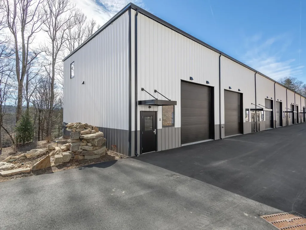 65 Speed Way Lake Toxaway NC 28747