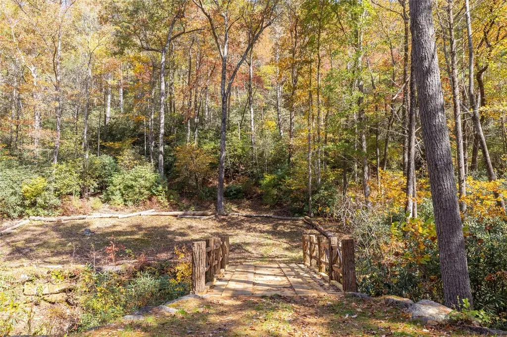 B15B Twin Lakes Drive Cashiers NC 28717