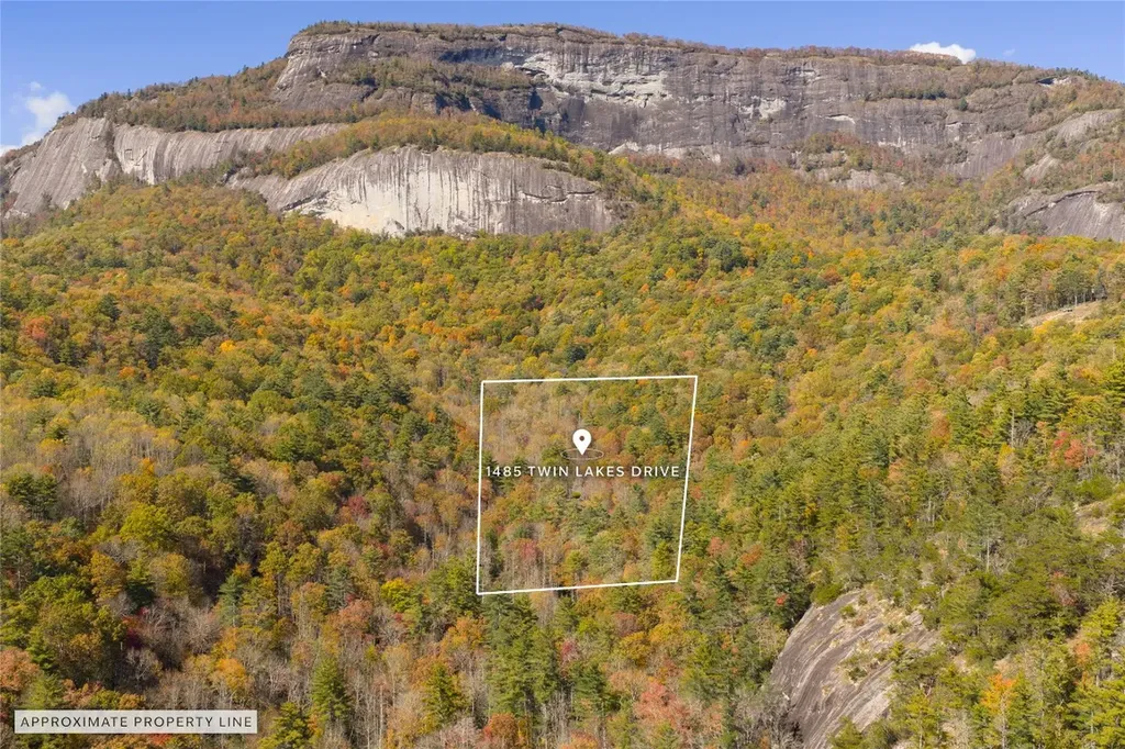 B15B Twin Lakes Drive Cashiers NC 28717