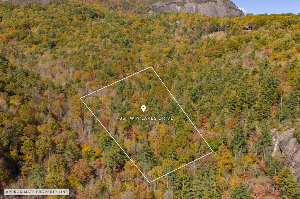 B15B Twin Lakes Drive Cashiers NC 28717