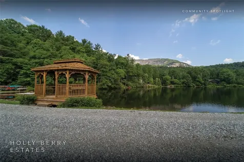 B15B Twin Lakes Drive Cashiers NC 28717