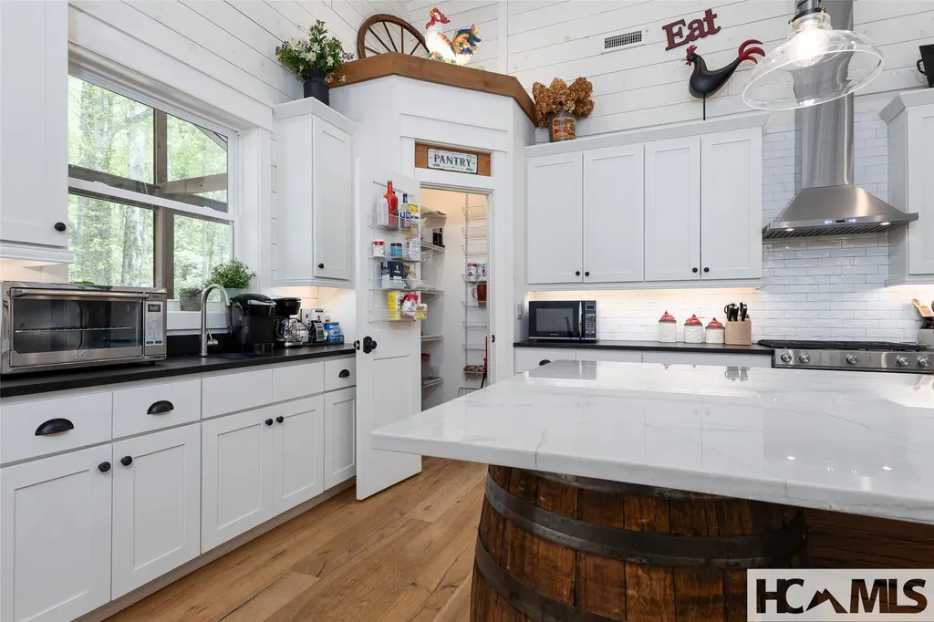 804 Highway 64 Cashiers NC 28717