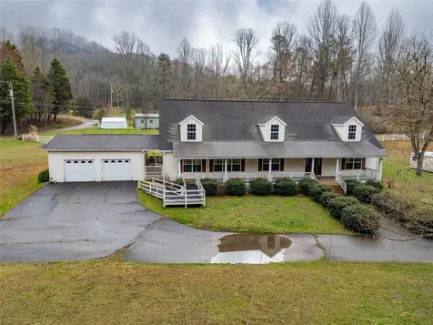1564 Camp Creek Road Whittier NC 28779