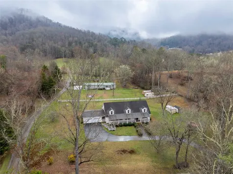 1564 Camp Creek Road Whittier NC 28779