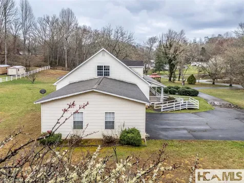 1564 Camp Creek Road Whittier NC 28779