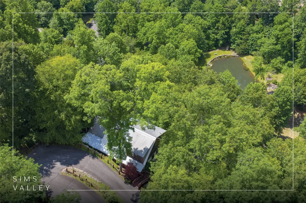 3605 Pilot Knob Road Glenville NC 28736