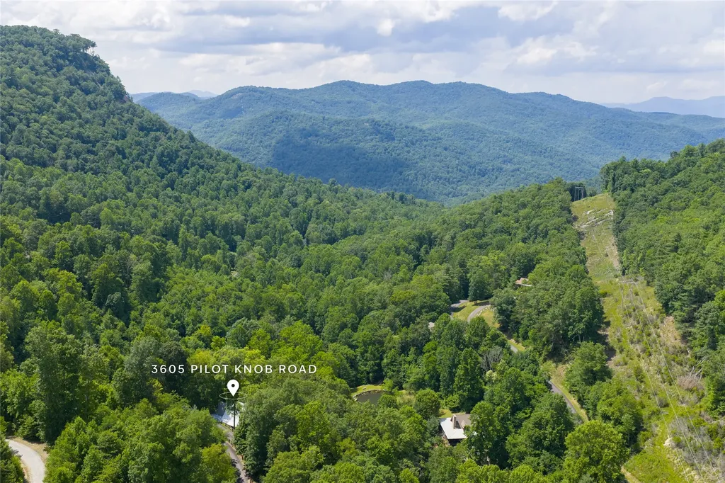 3605 Pilot Knob Road Glenville NC 28736
