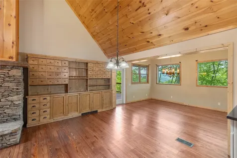 3605 Pilot Knob Road Glenville NC 28736