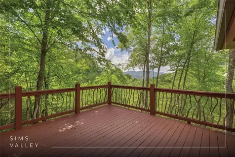 3605 Pilot Knob Road Glenville NC 28736