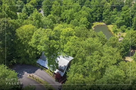 3605 Pilot Knob Road Glenville NC 28736
