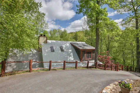 3605 Pilot Knob Road Glenville NC 28736