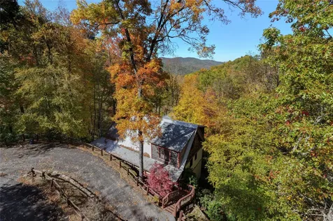 3605 Pilot Knob Road Glenville NC 28736