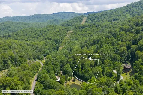3605 Pilot Knob Road Glenville NC 28736