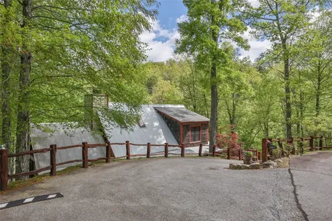3605 Pilot Knob Road Glenville NC 28736