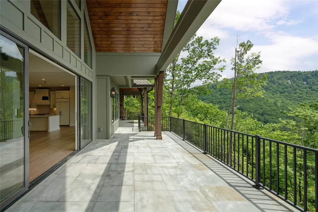 148 East Ridge Road Cashiers NC 28717