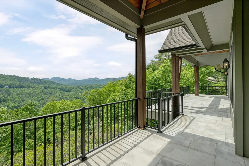 148 East Ridge Road Cashiers NC 28717