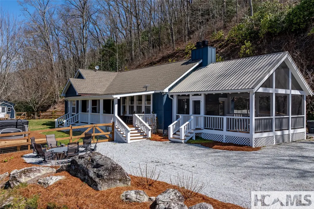 139 Stinger Ridge Glenville NC 28736