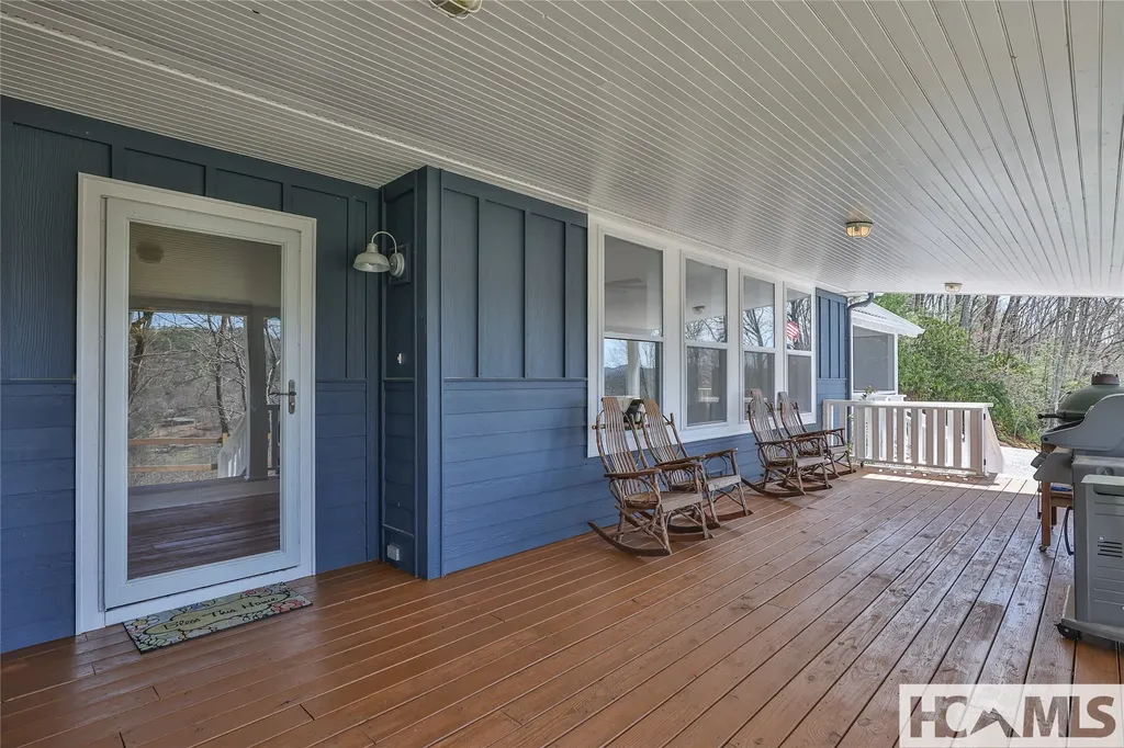 139 Stinger Ridge Glenville NC 28736