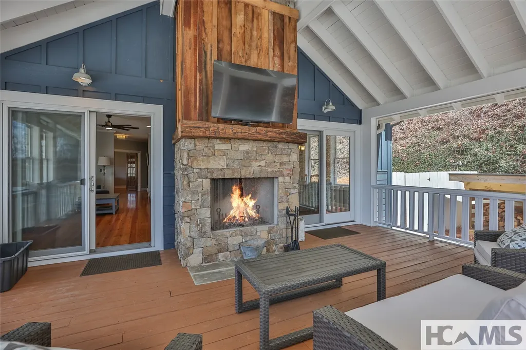 139 Stinger Ridge Glenville NC 28736