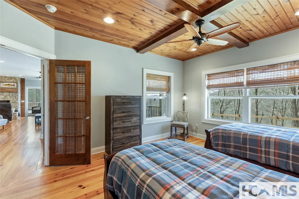 139 Stinger Ridge Glenville NC 28736