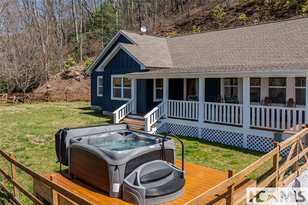 139 Stinger Ridge Glenville NC 28736