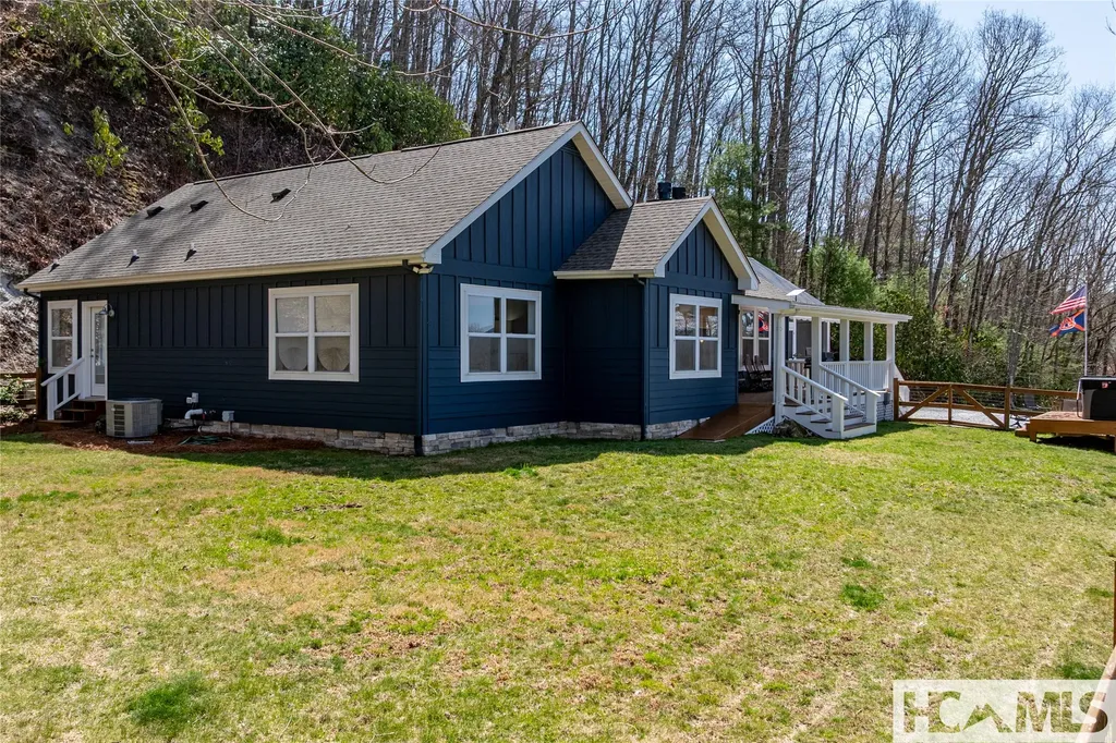 139 Stinger Ridge Glenville NC 28736