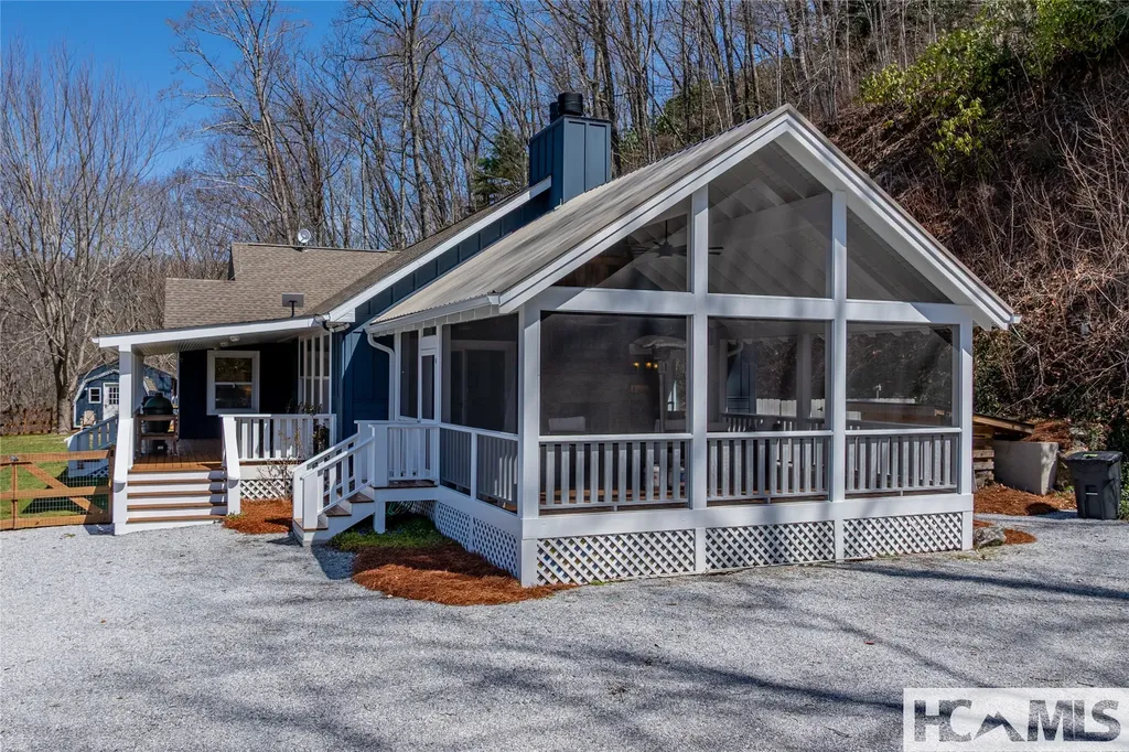 139 Stinger Ridge Glenville NC 28736