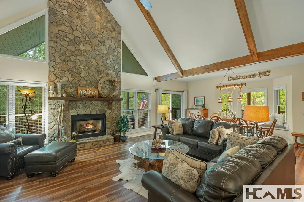 892 Buckberry Sapphire NC 28774