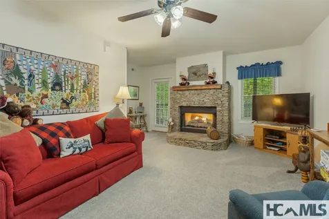 892 Buckberry Sapphire NC 28774