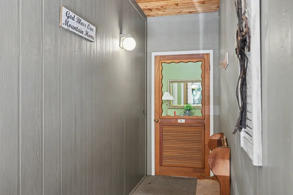 62 Sun Valley Circle Sky Valley GA 30537