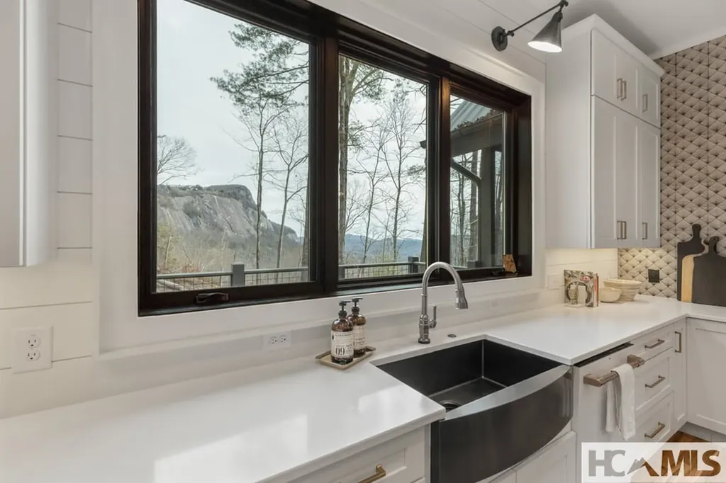 692 Lost Trail Highlands NC 28741