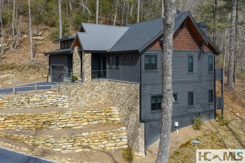 692 Lost Trail Highlands NC 28741