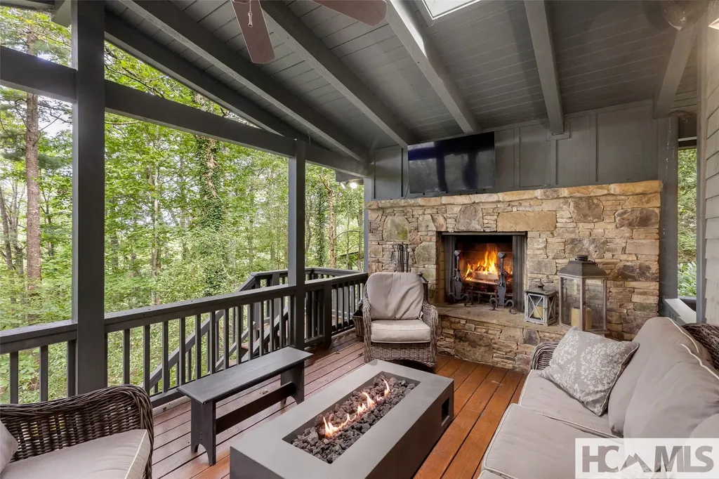 180 Wyanoak Road Highlands NC 28741