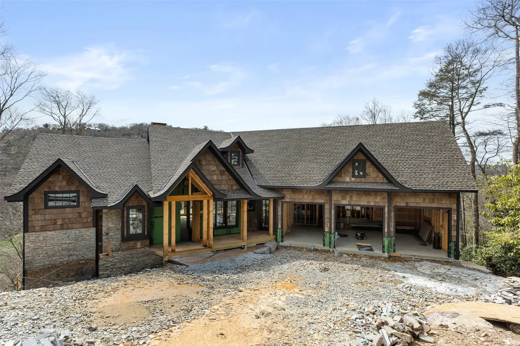 1406 Falls Drive West Highlands NC 28741