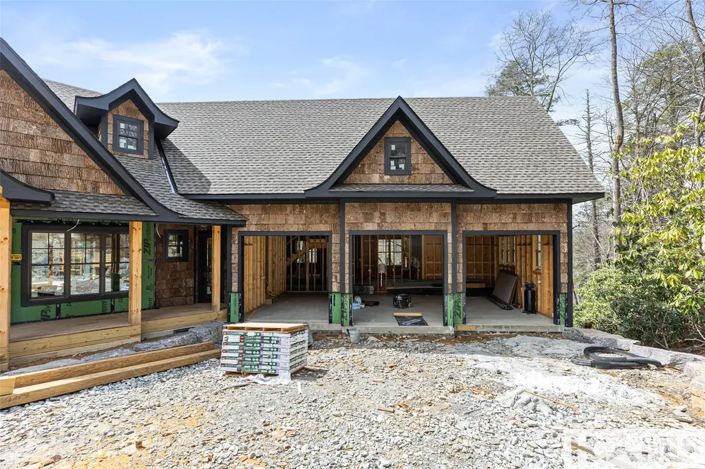 1406 Falls Drive West Highlands NC 28741