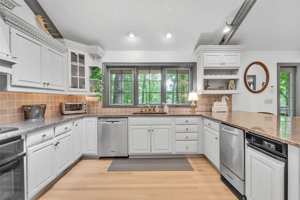 562 W Club Lake Toxaway NC 28747