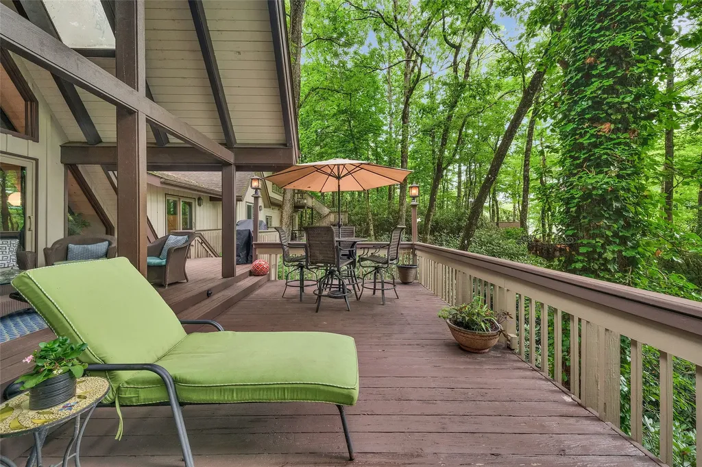 562 W Club Lake Toxaway NC 28747