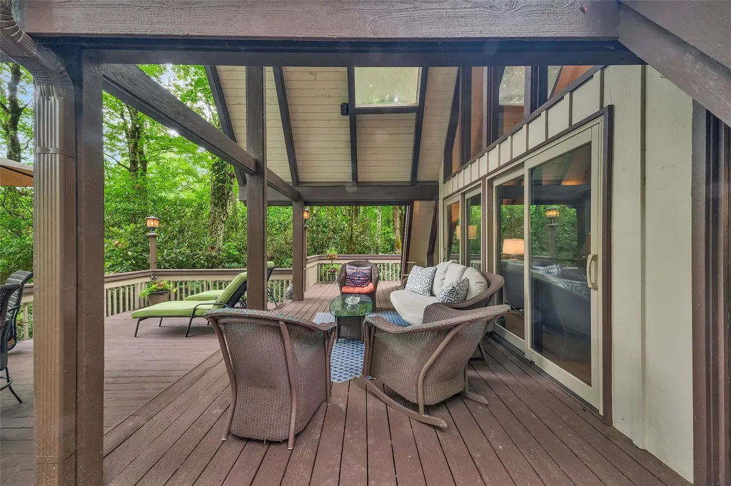 562 W Club Lake Toxaway NC 28747