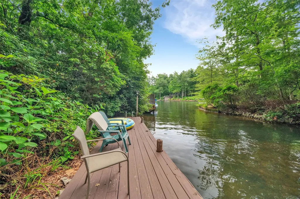 562 W Club Lake Toxaway NC 28747