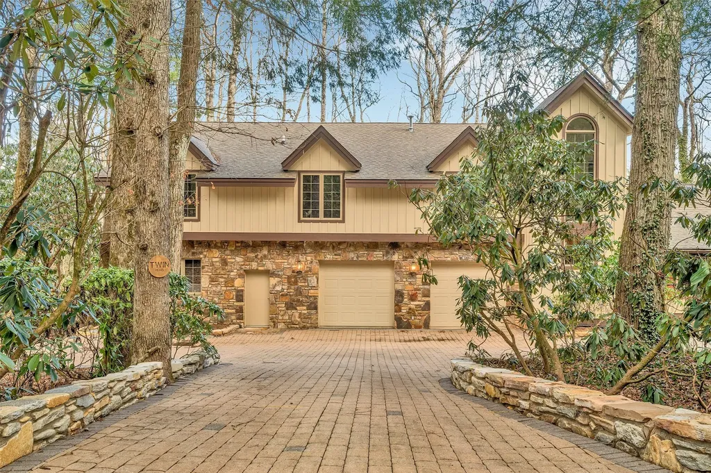 562 W Club Lake Toxaway NC 28747