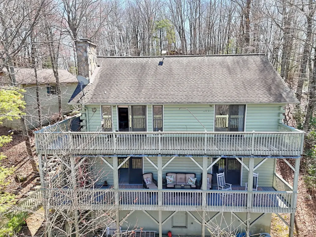 437 High Point Drive Scaly Mountain NC 28775