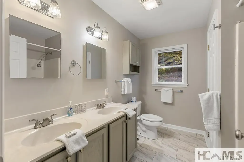 110 Kestrel Court Sapphire NC 28774