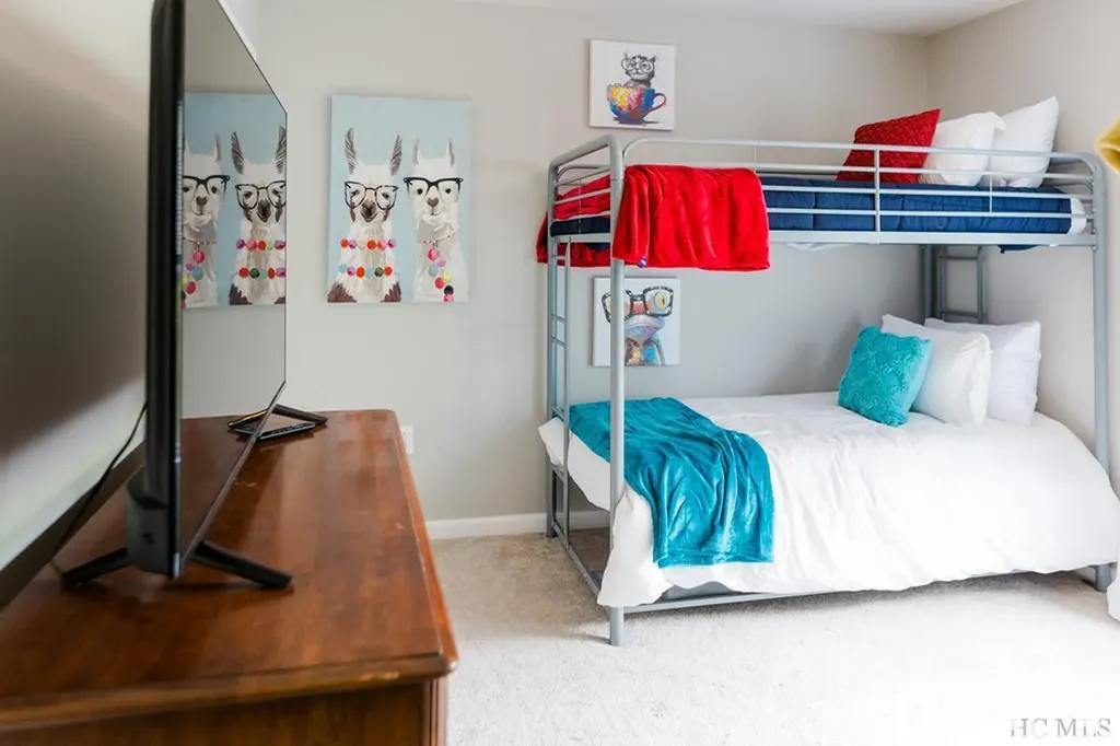 110 Kestrel Court Sapphire NC 28774